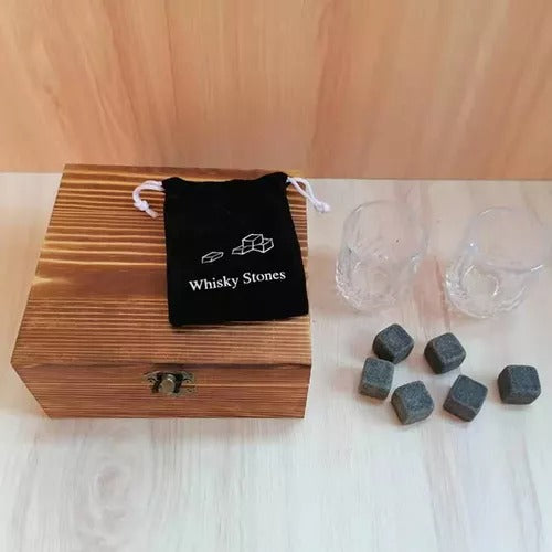 JUEGO DE VASOS DE WHISKY 🥃 CON PIEDRAS ENFRIADORAS ❄️ – ELEGANCIA 🎩 Y SABOR 😋 EN CADA COPA 🍷
